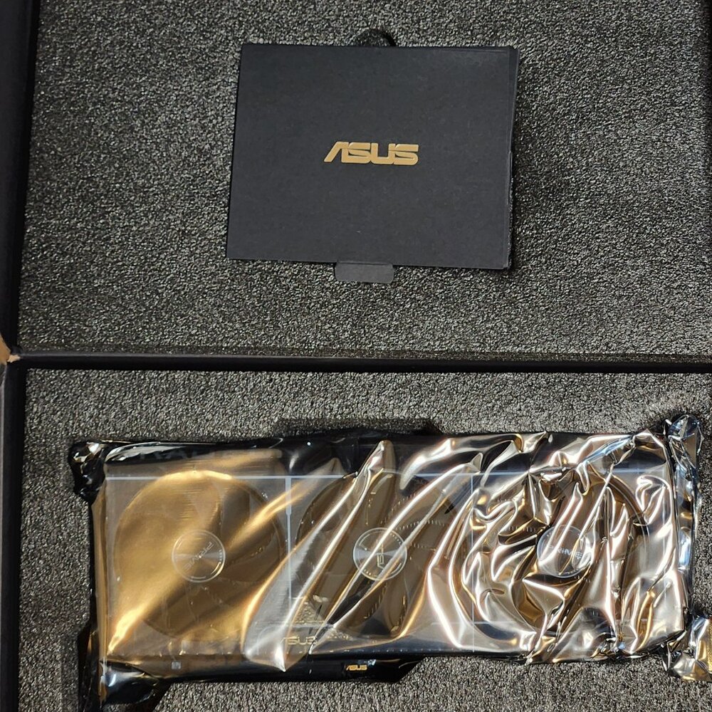 Brand New AMD Radeon 9070 XT - Picture 5 of 11